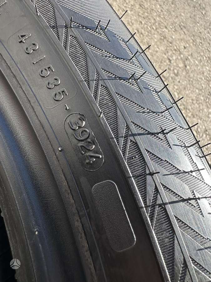 Nokian, žieminės 235/55 R18