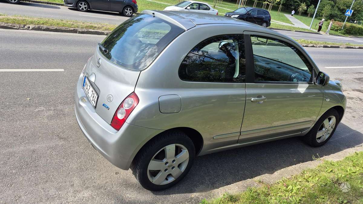 Nissan Micra, 1.2 l., hatchback