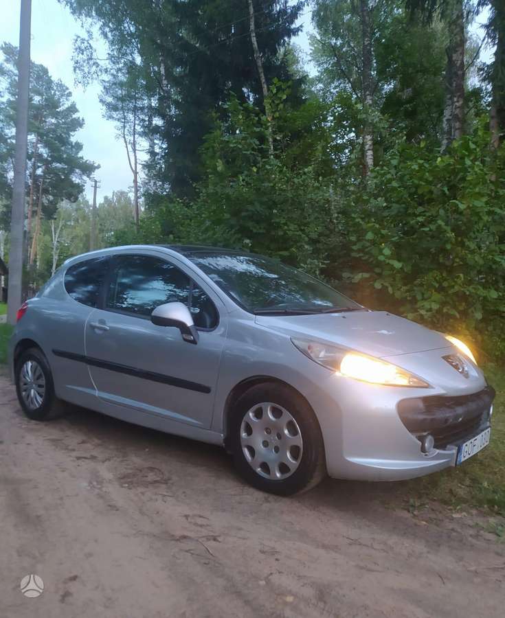 Peugeot 207 - 1