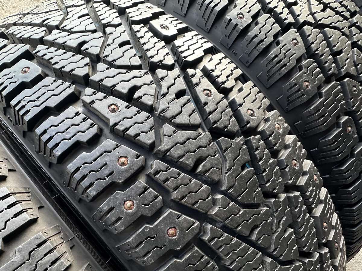 Nokian, зимние 195/75 R16