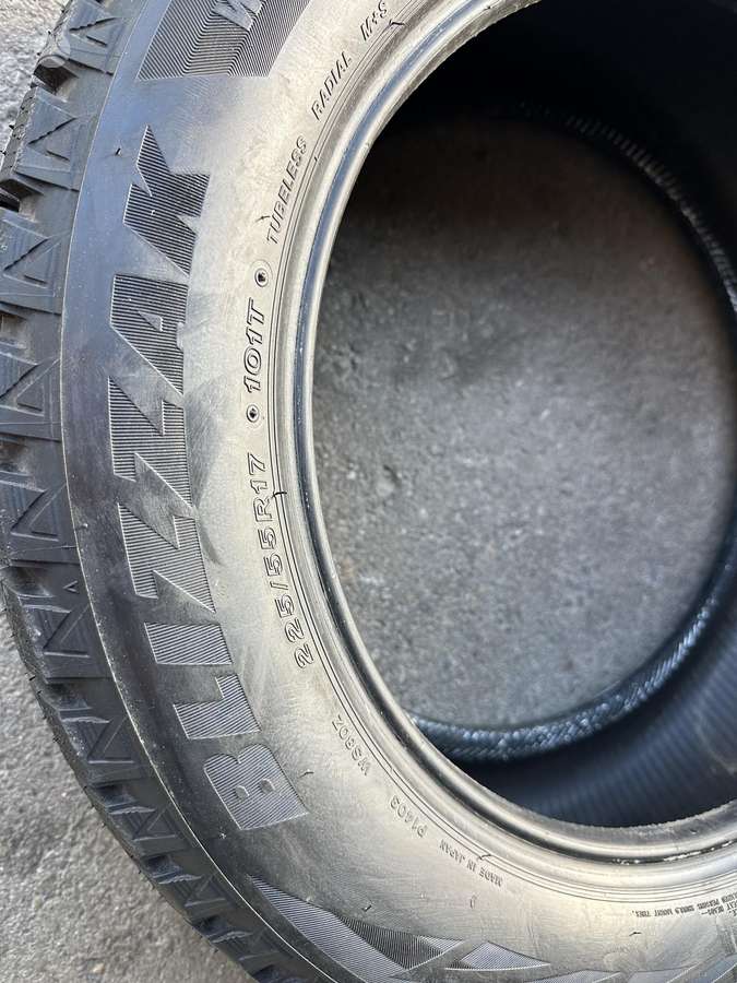 Bridgestone, зимние 225/55 R17