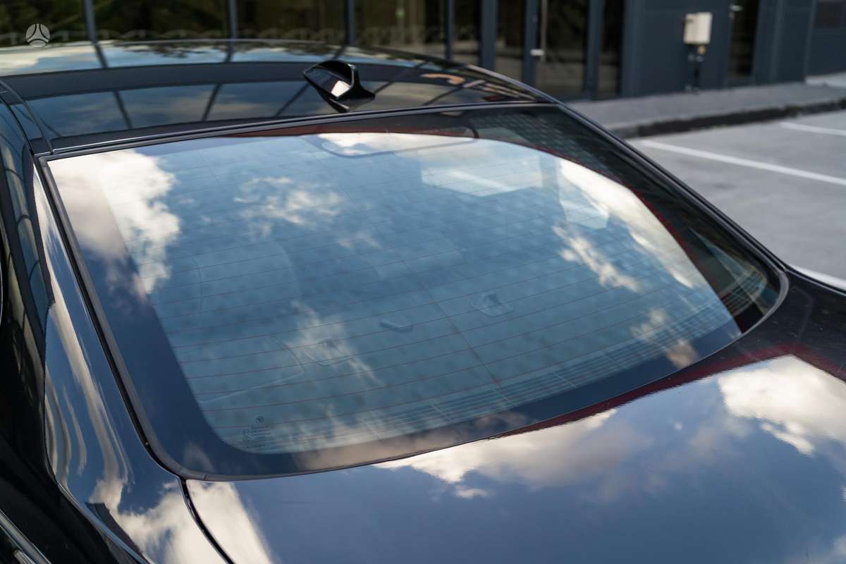 BMW 335, 3.0 l., sedanas