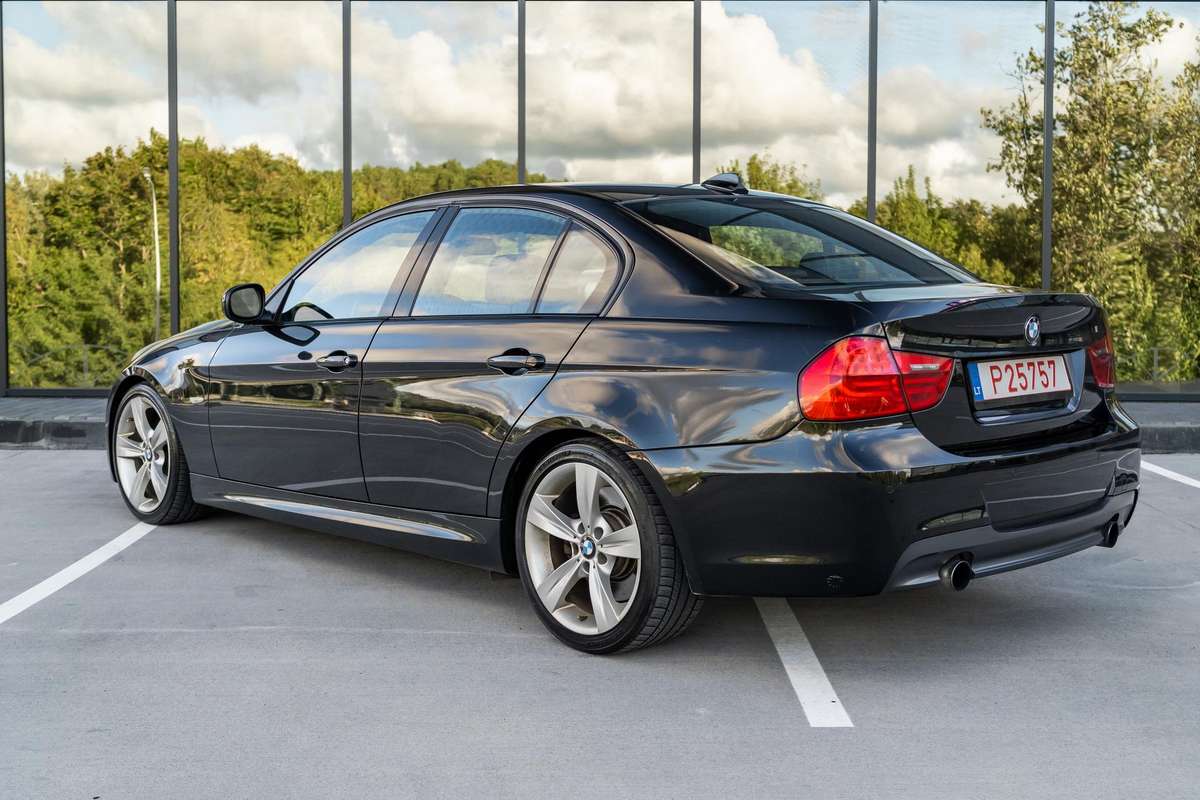 BMW 335, 3.0 l., sedanas