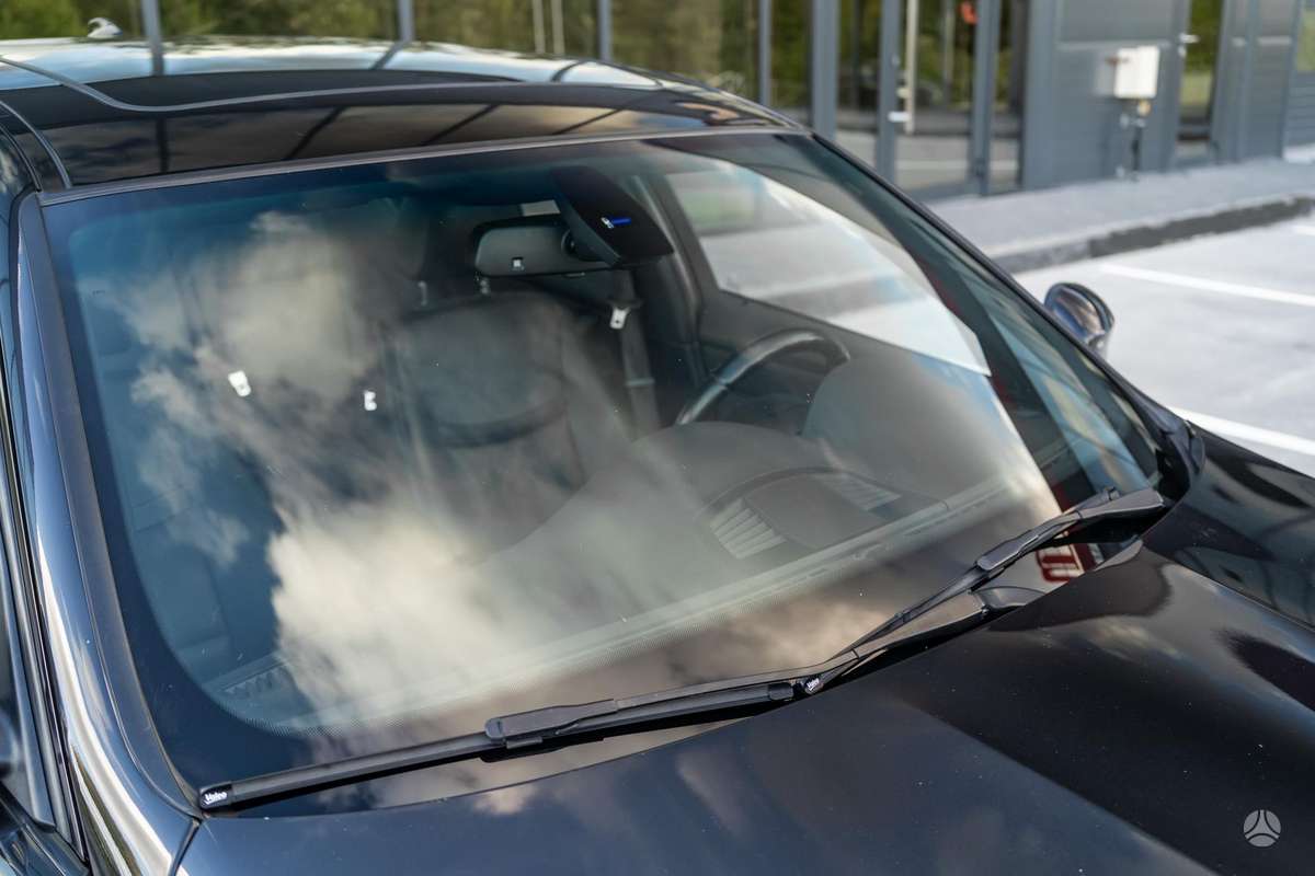 BMW 335, 3.0 l., sedanas