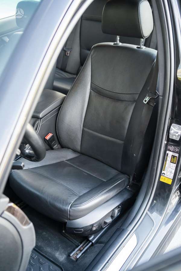 BMW 335, 3.0 l., sedanas