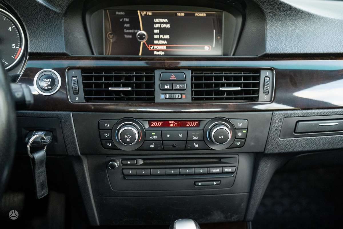 BMW 335, 3.0 l., sedanas