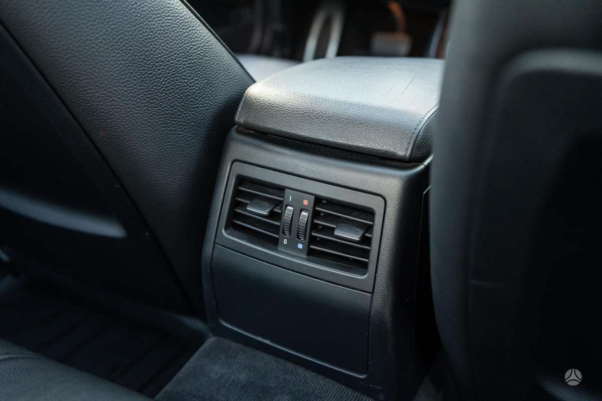 BMW 335, 3.0 l., sedanas
