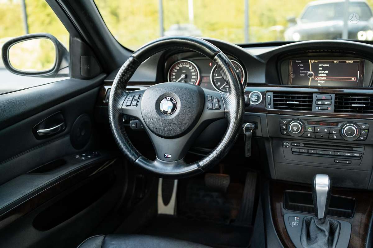 BMW 335, 3.0 l., sedanas