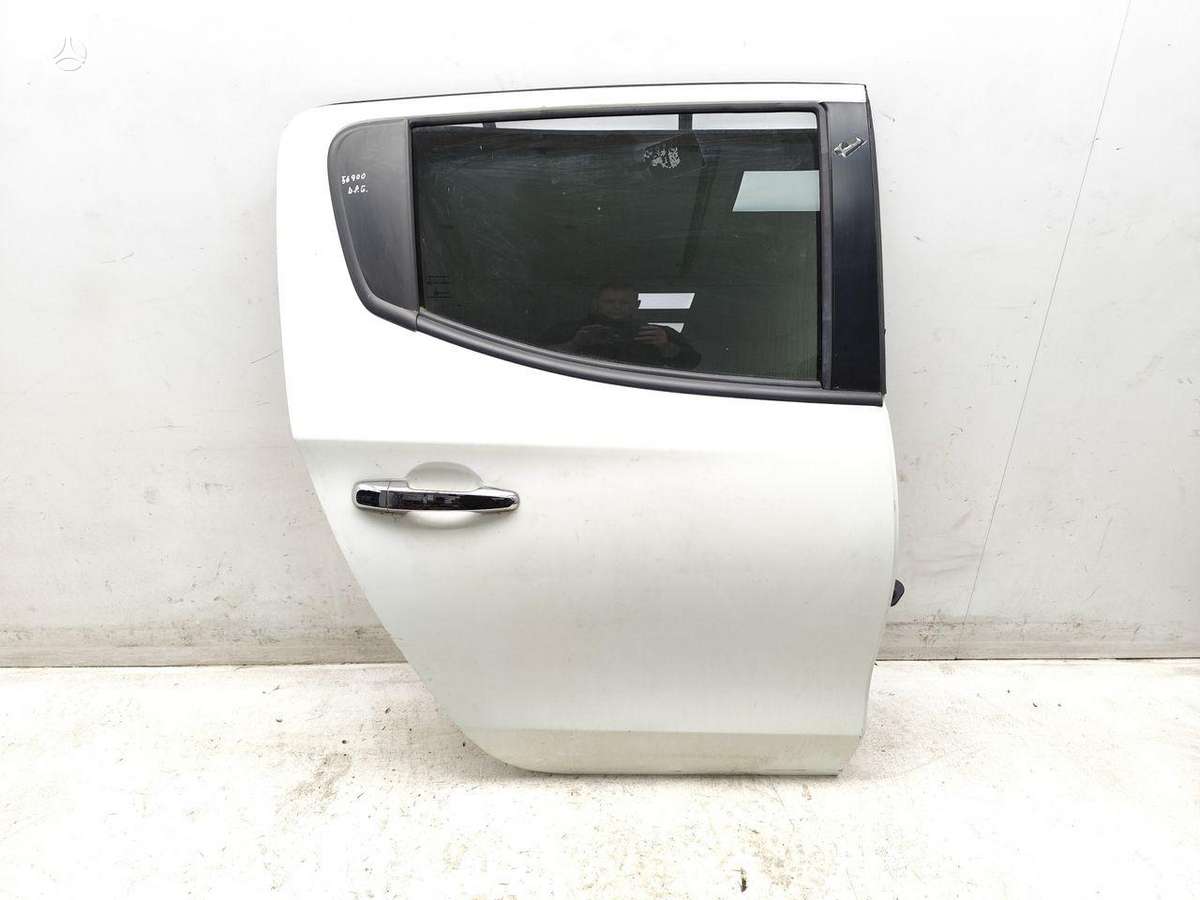 Mitsubishi L200 doors