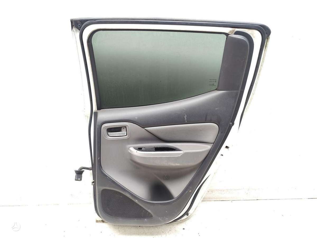 Mitsubishi L200 doors