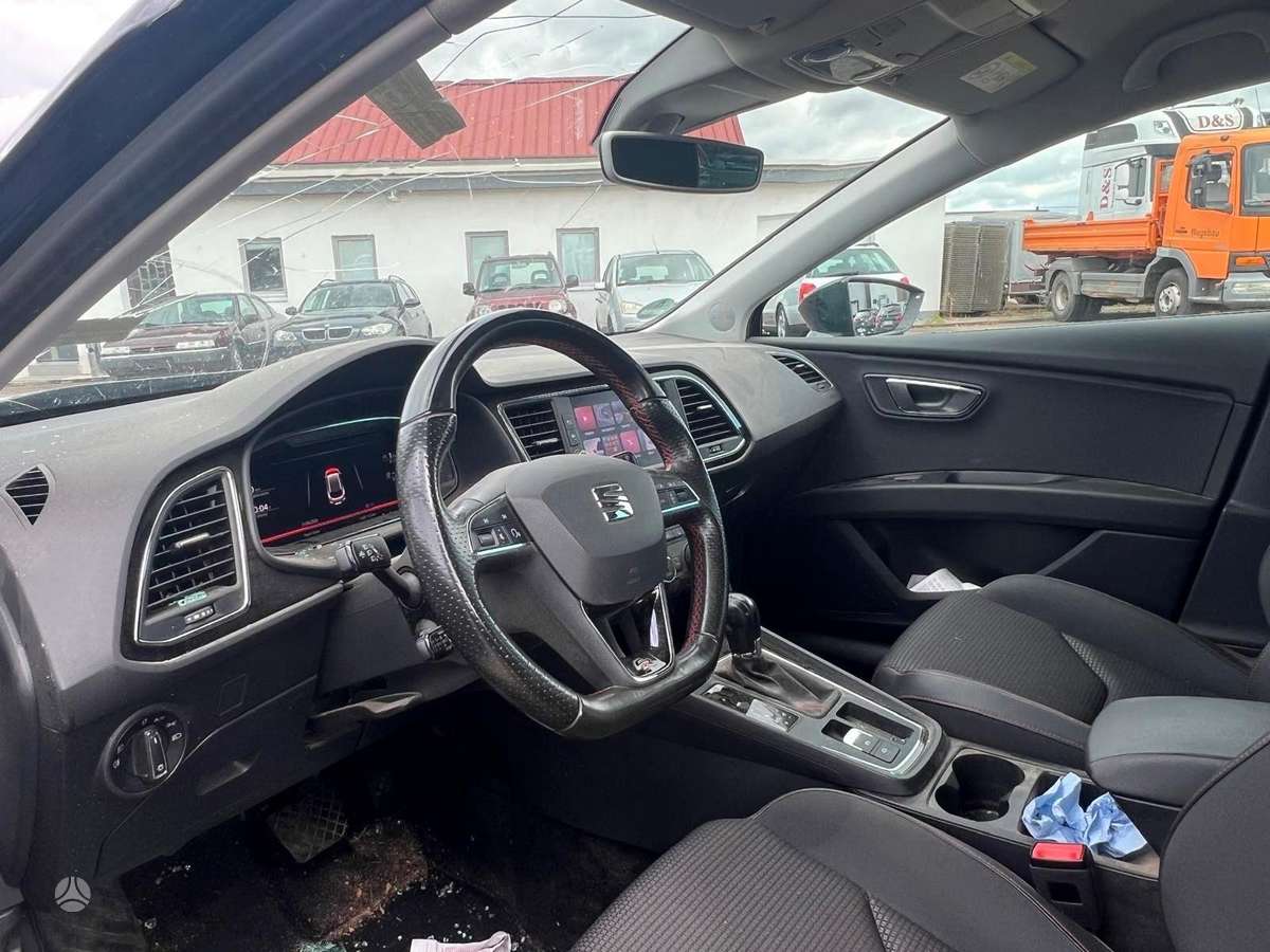 Seat Leon dalimis