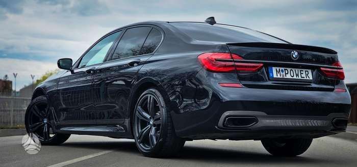 BMW 750, 3.0 l., Седан