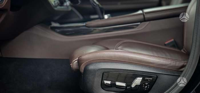 BMW 750, 3.0 l., Седан