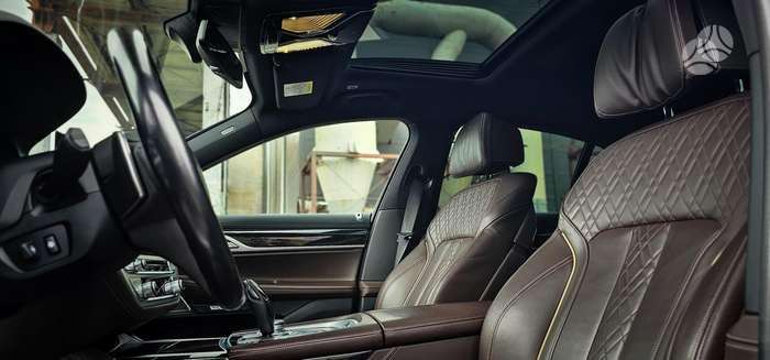 BMW 750, 3.0 l., Седан