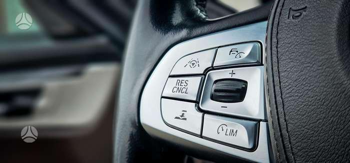 BMW 750, 3.0 l., Седан