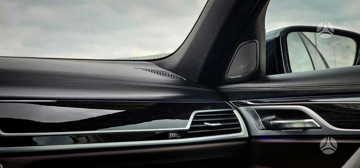 BMW 750, 3.0 l., Седан