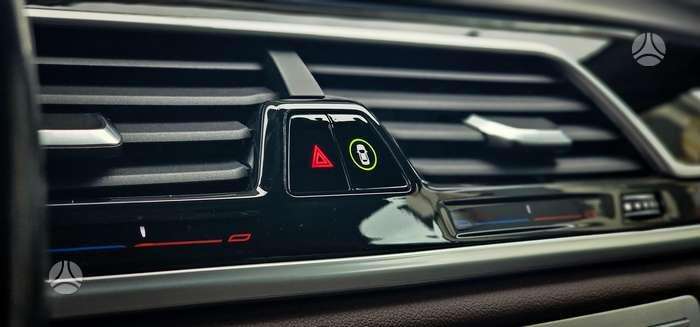 BMW 750, 3.0 l., Седан