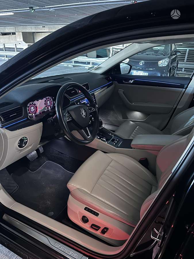 Skoda Superb, 2.0 l., hatchback
