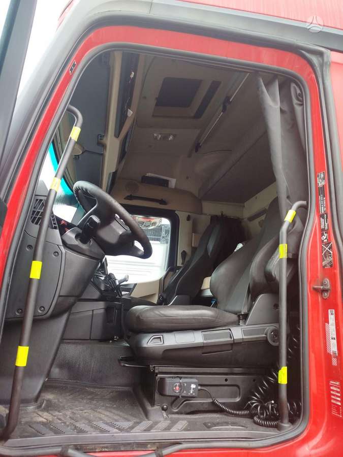 Mercedes-Benz Actros 1843, single sleeper