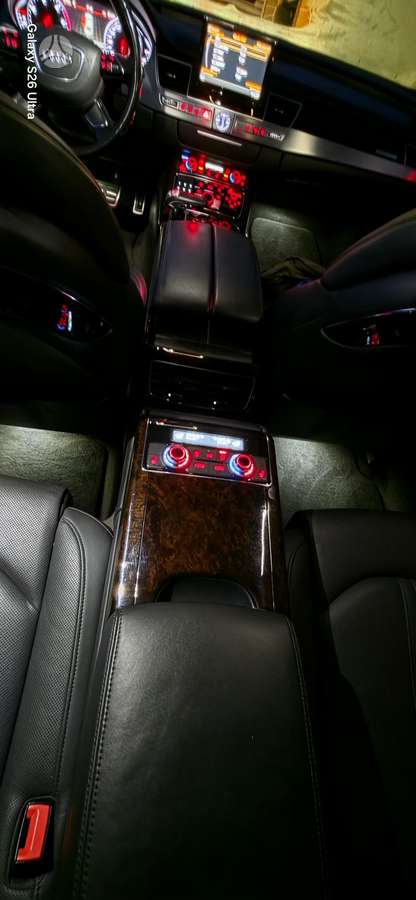 Audi A8, 3.0 l., Седан