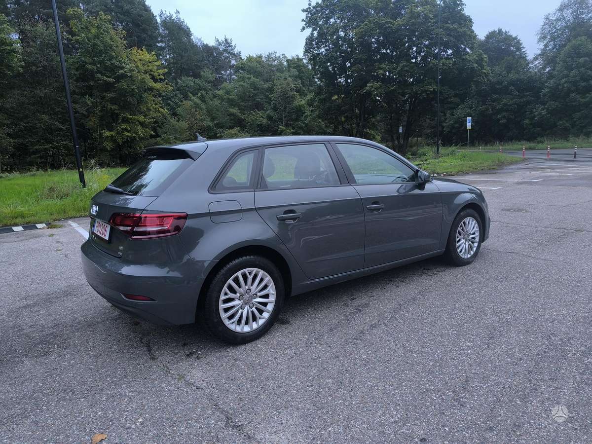 Audi A3, 1.6 l., Хэтчбек