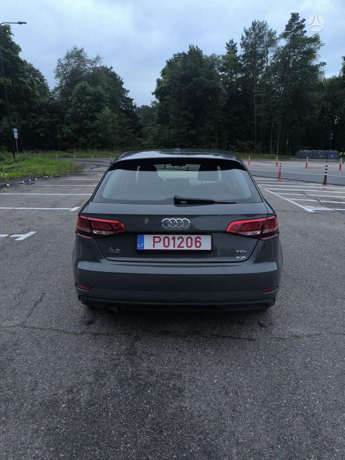 Audi A3, 1.6 l., Хэтчбек