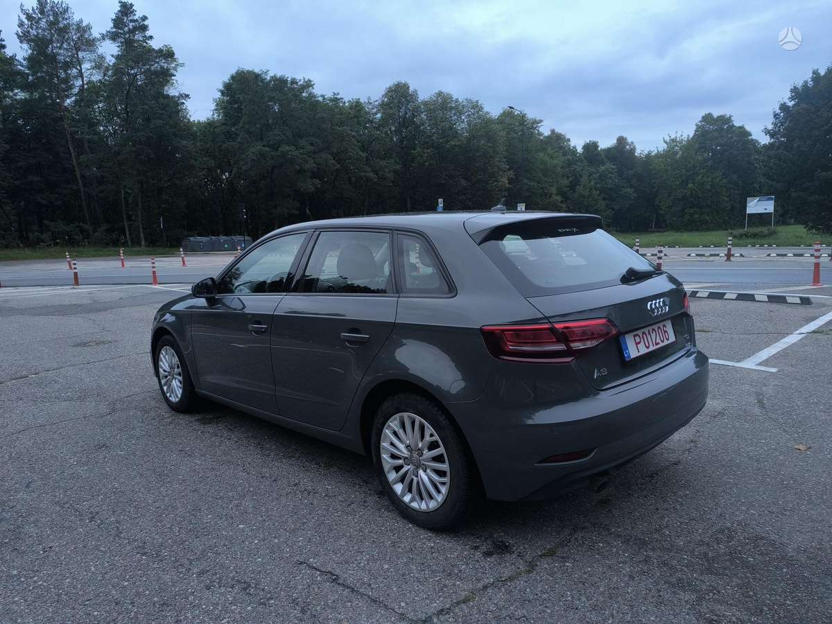 Audi A3, 1.6 l., Хэтчбек