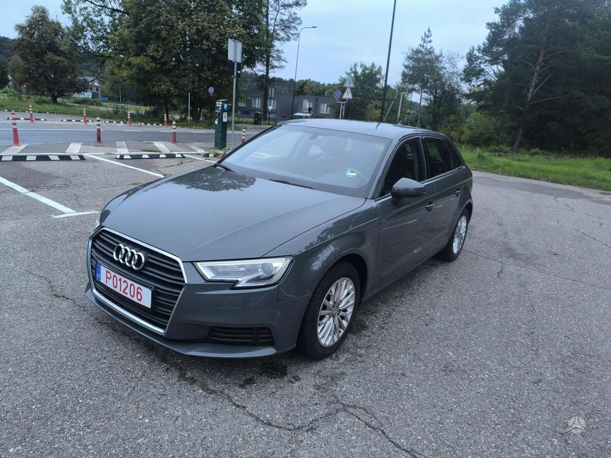 Audi A3, 1.6 l., hatchback