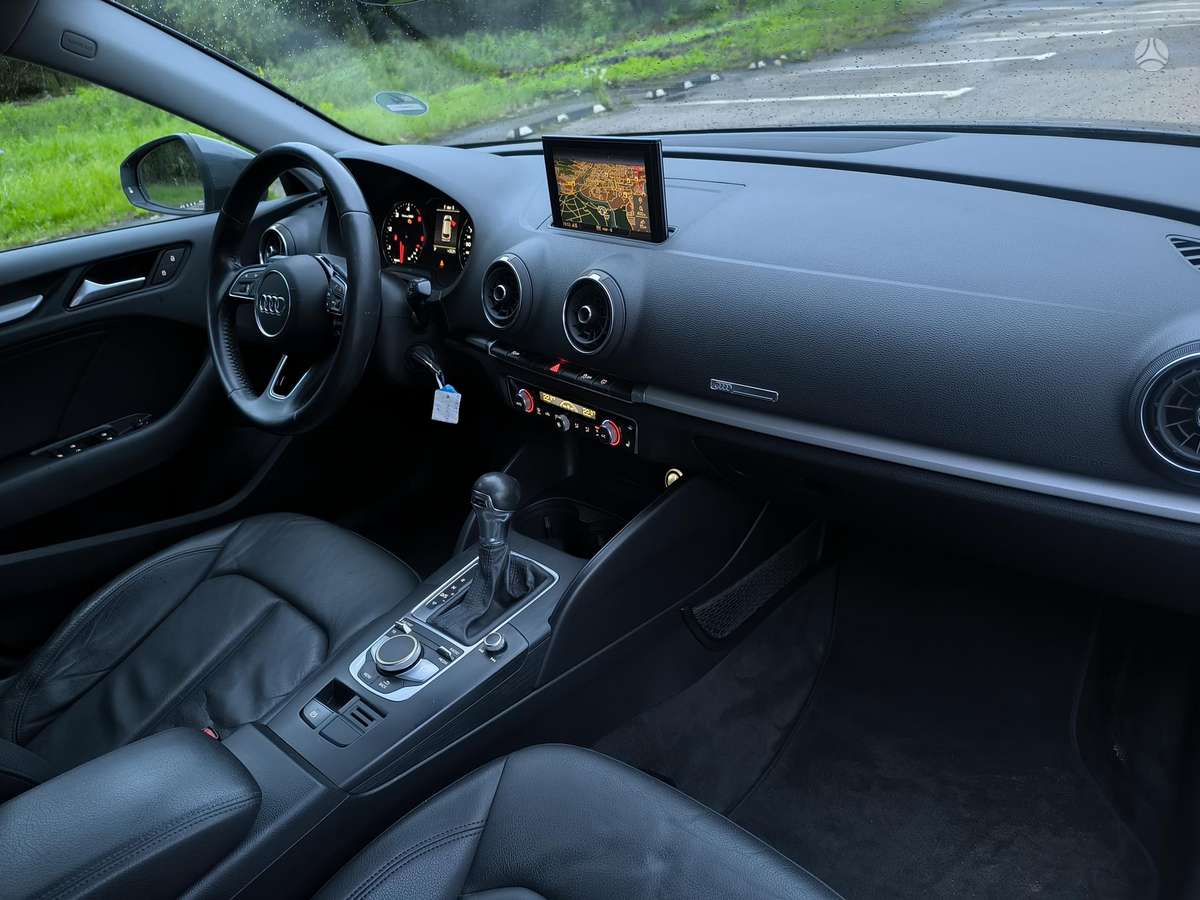 Audi A3, 1.6 l., Хэтчбек