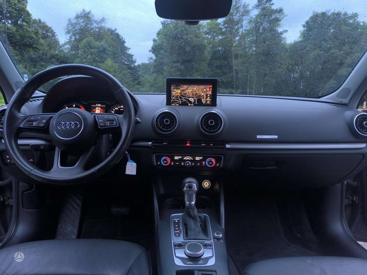 Audi A3, 1.6 l., hatchback
