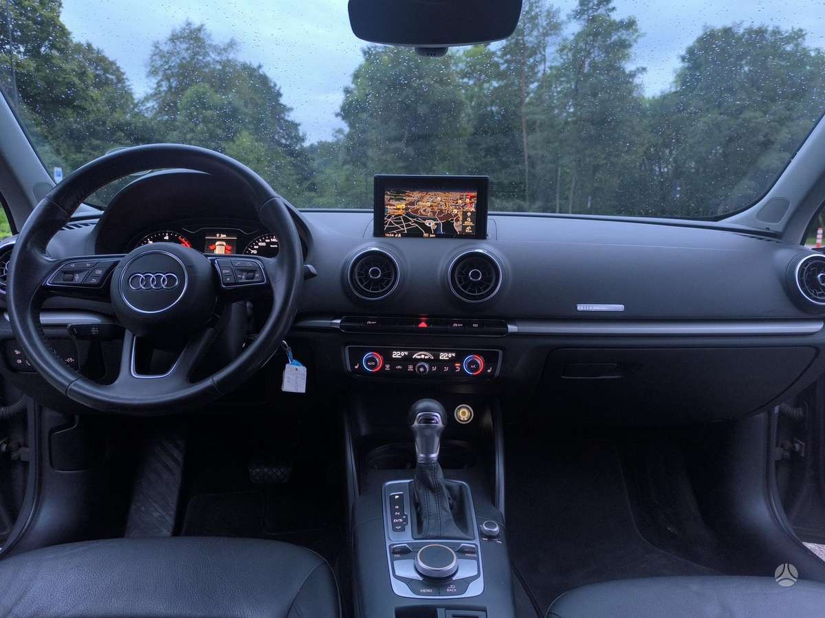 Audi A3, 1.6 l., Хэтчбек
