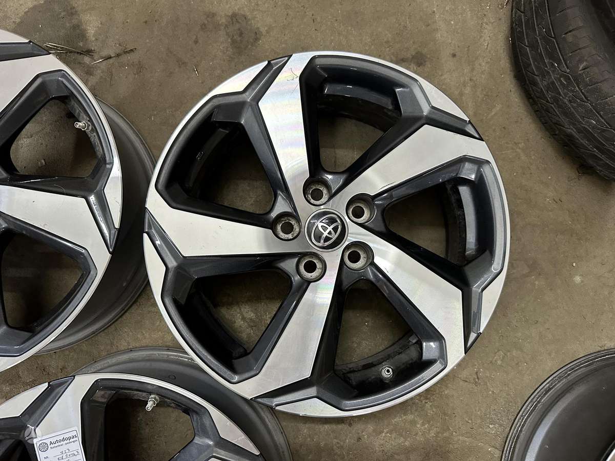 Toyota, lengvojo lydinio, R18