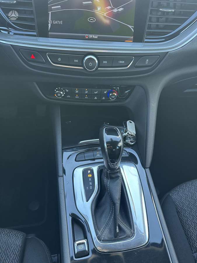 Opel Insignia, 1.6 l., hatchback