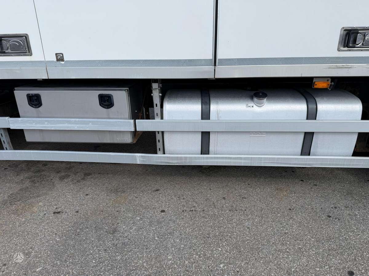 DAF LF320, kietašoniai