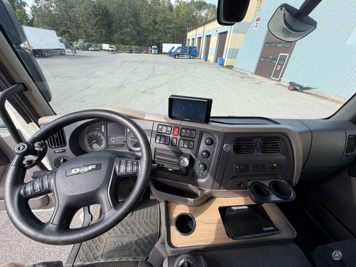 DAF LF320, фургоны-боксы