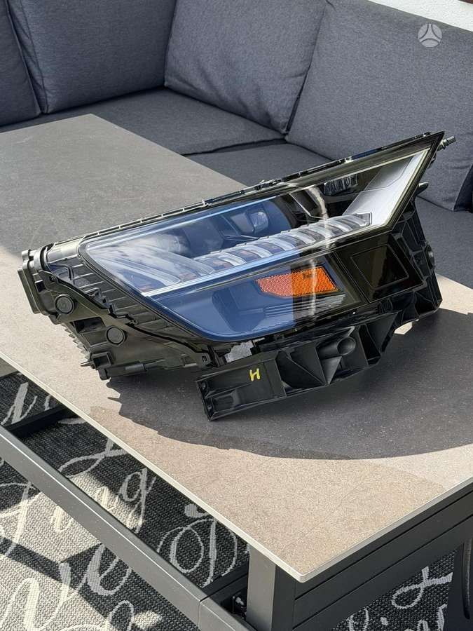 Audi Q8, 4M8941036B, фары