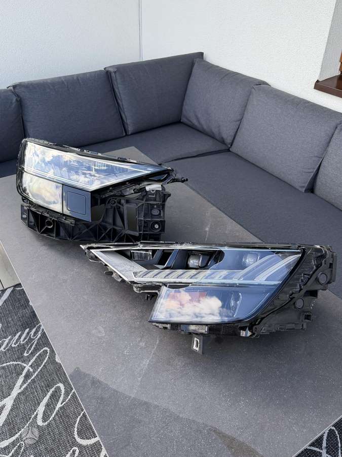 Audi Q8, 4M8941036B, žibintai