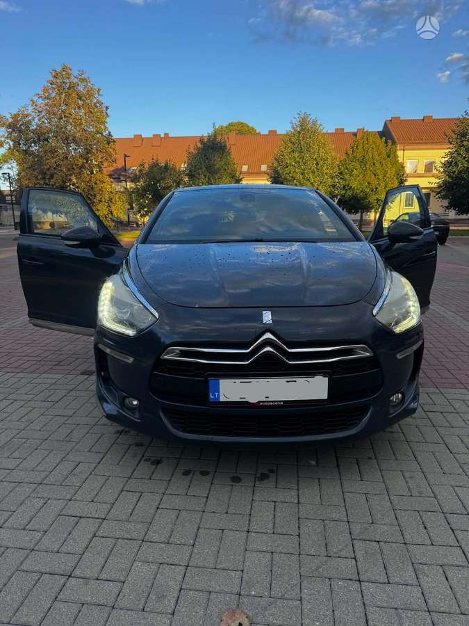 Citroen DS5, 1.6 l., hatchback