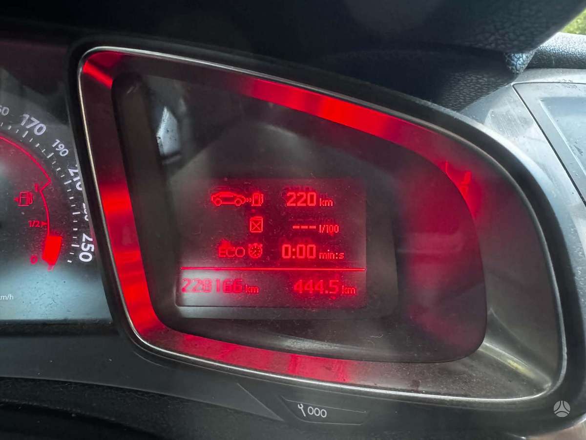 Citroen DS5, 1.6 l., hatchback