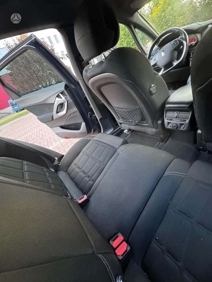 Citroen DS5, 1.6 l., hatchback