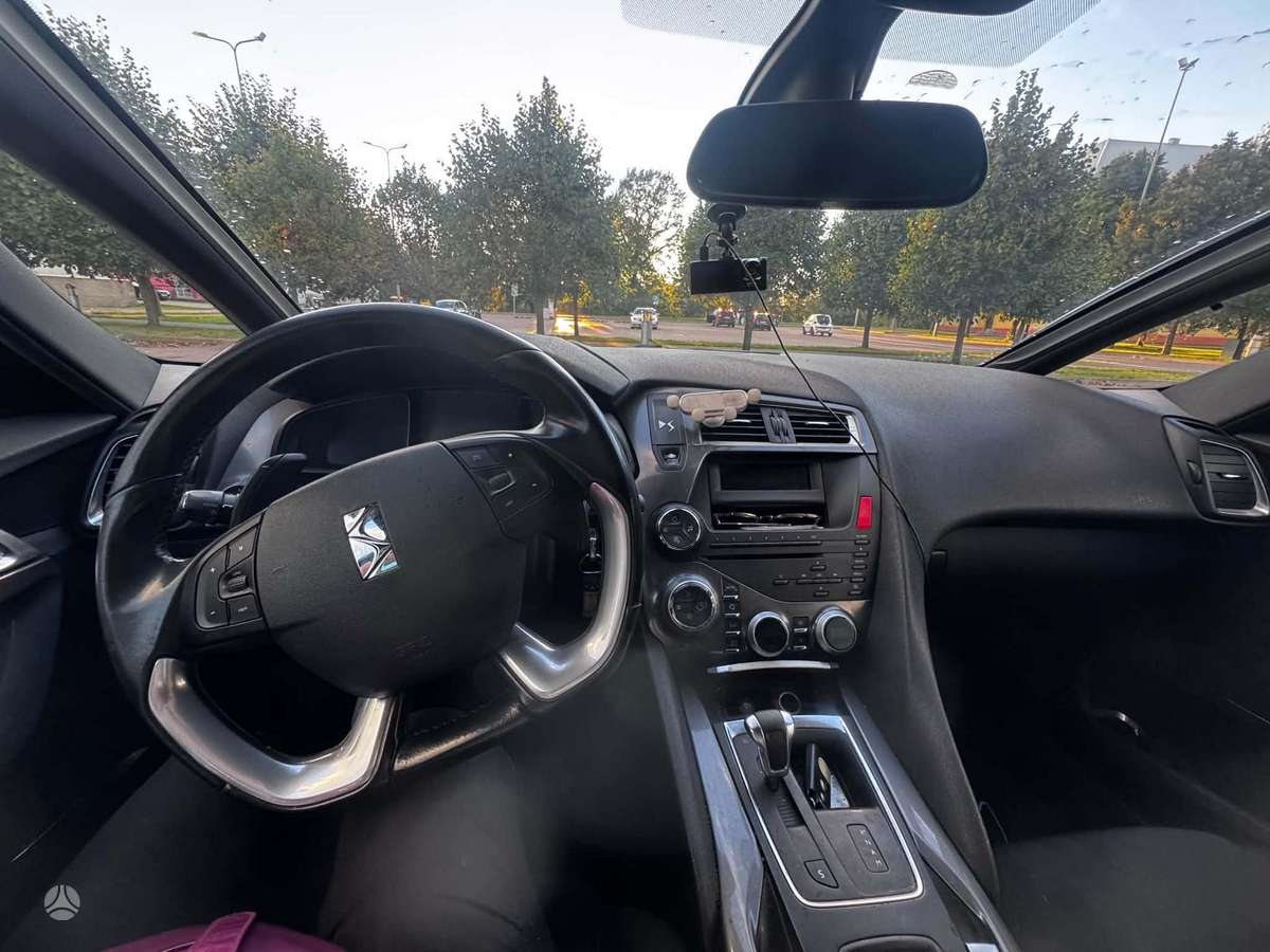 Citroen DS5, 1.6 l., hatchback
