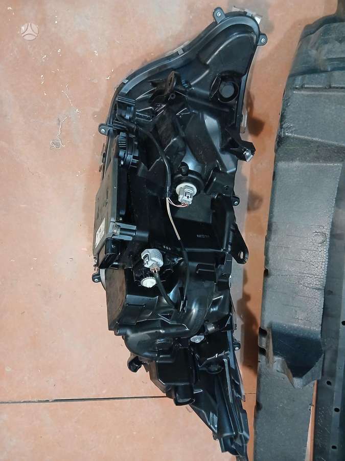 Toyota RAV4 kėbulo dalys