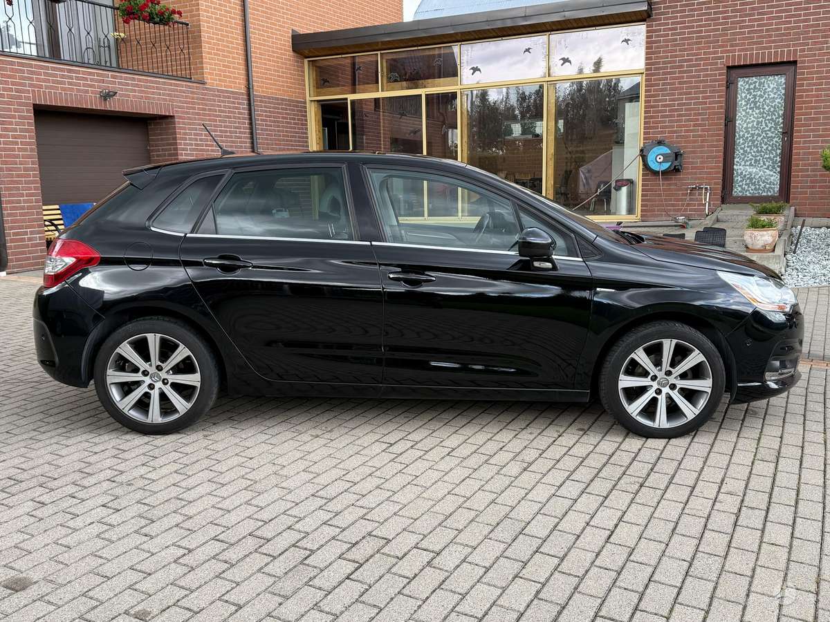 Citroen C4, 1.6 l., hatchback
