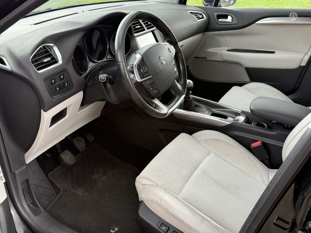 Citroen C4, 1.6 l., Хэтчбек