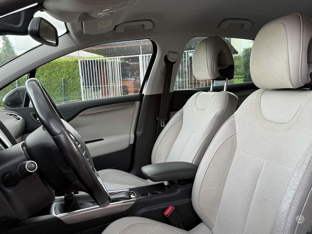 Citroen C4, 1.6 l., Хэтчбек
