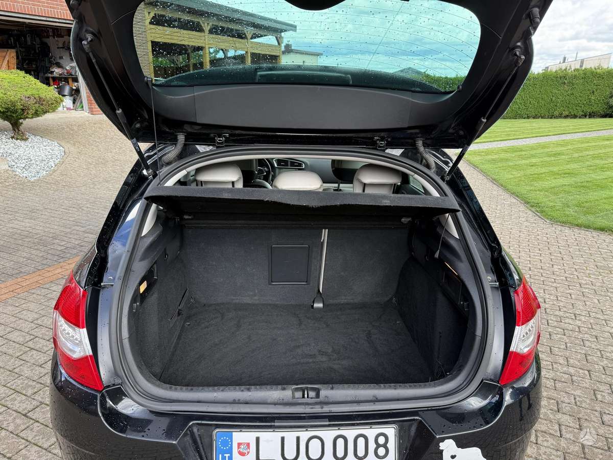 Citroen C4, 1.6 l., hatchback