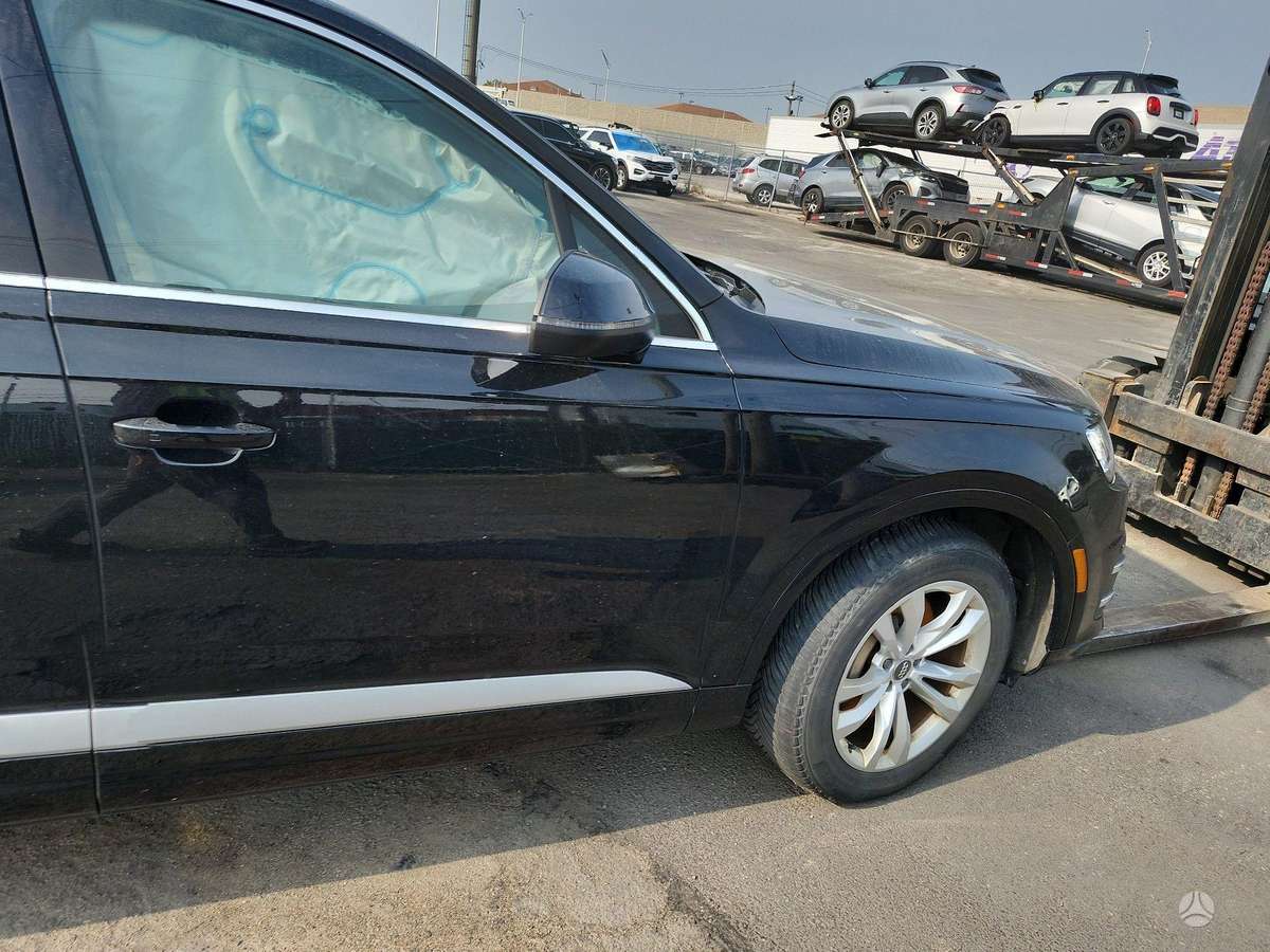 Audi Q7, 3.0 l., off-road / crossover