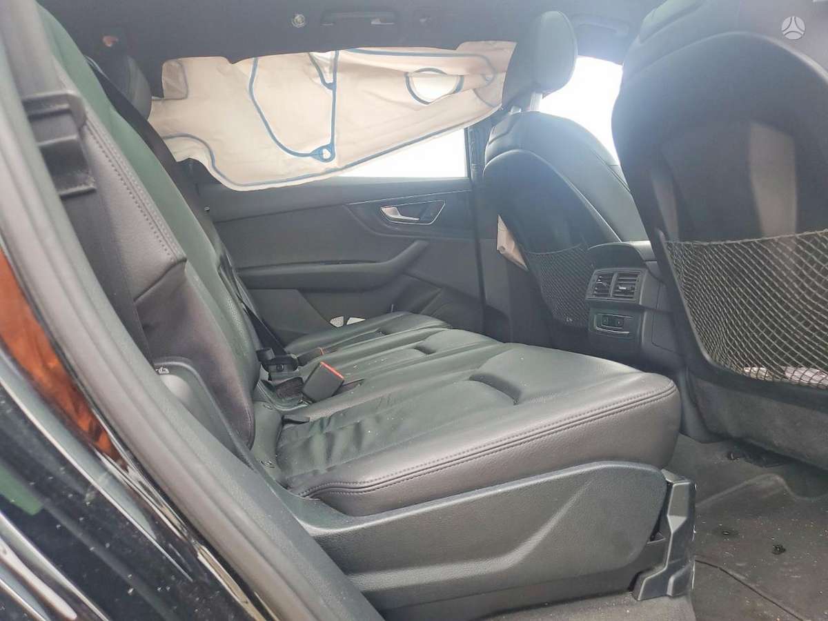 Audi Q7, 3.0 l., off-road / crossover