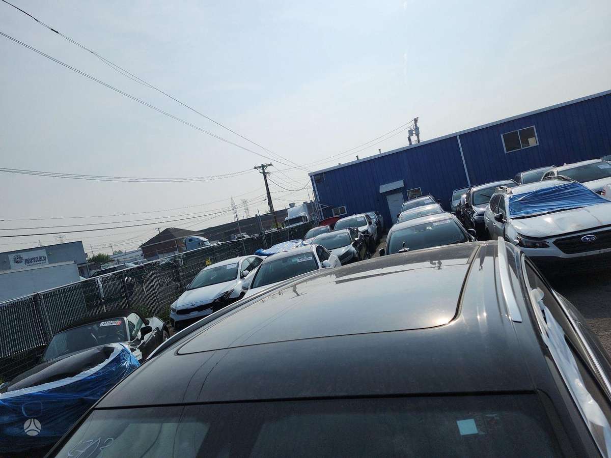 Audi Q7, 3.0 l., off-road / crossover
