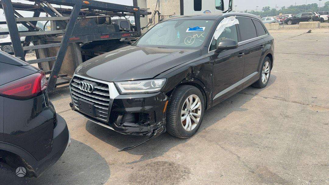 Audi Q7, 3.0 l., off-road / crossover